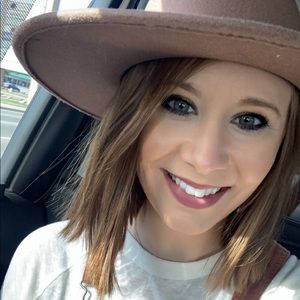 Meet your Posher, Rebecca